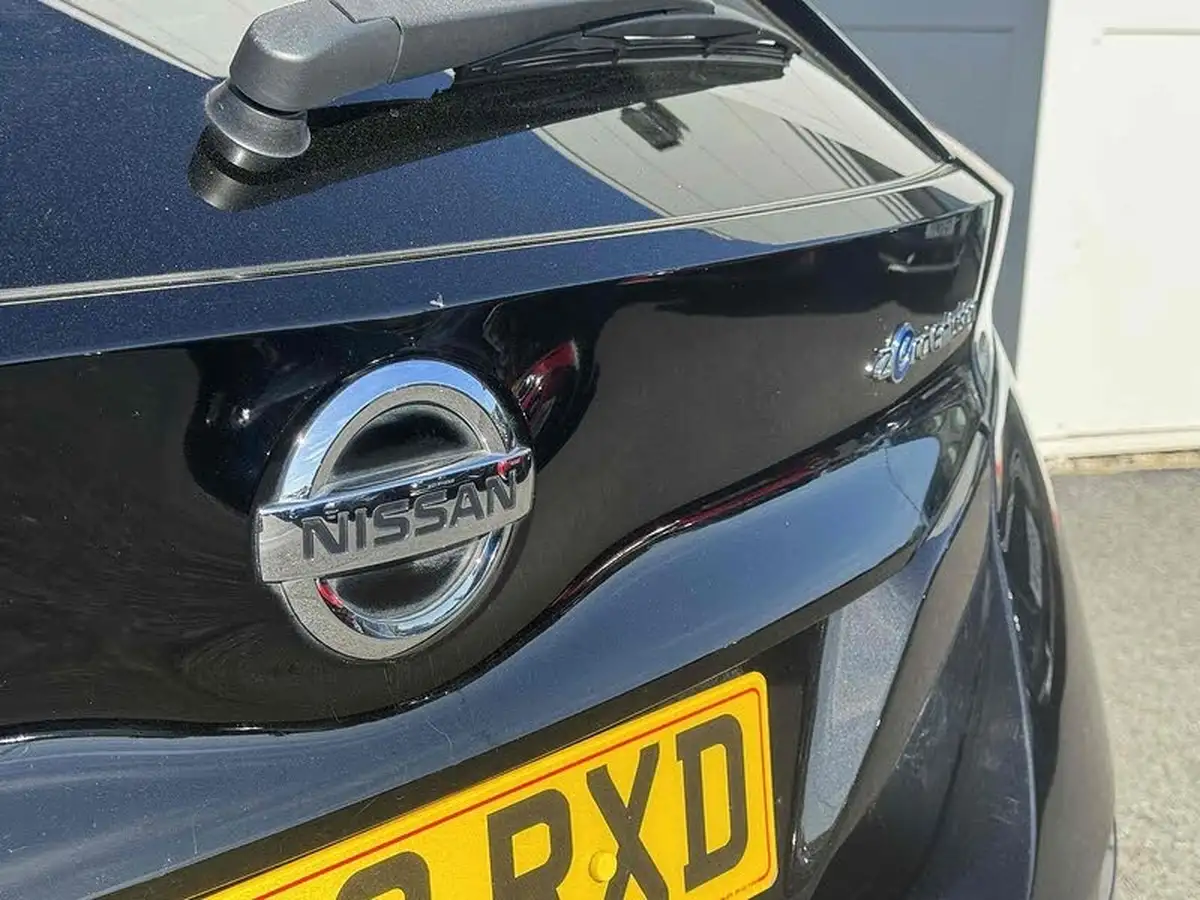 2020-nissan-leaf-e-n-connecta-big-11