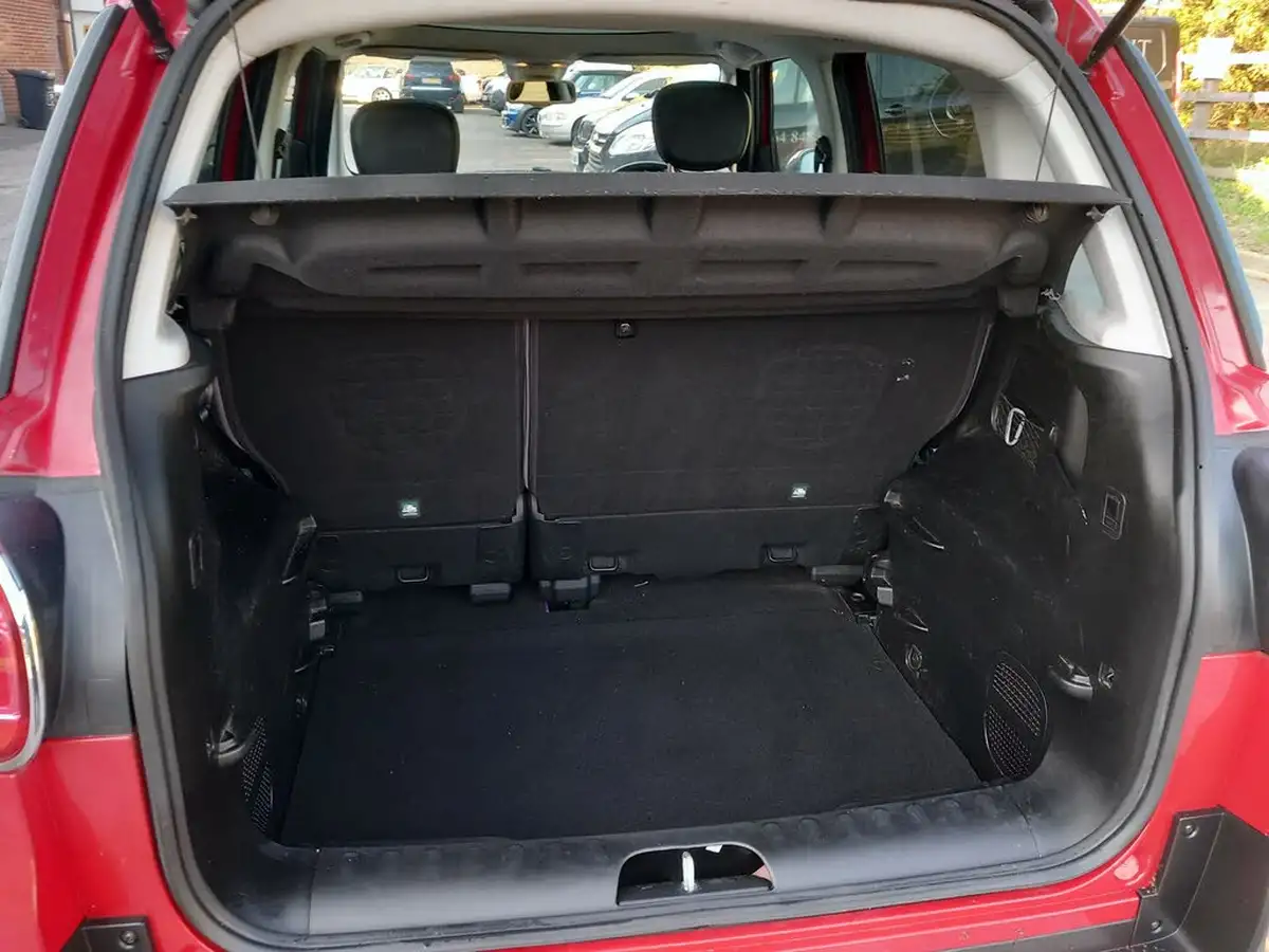 2013-fiat-500l-09-lounge-big-15