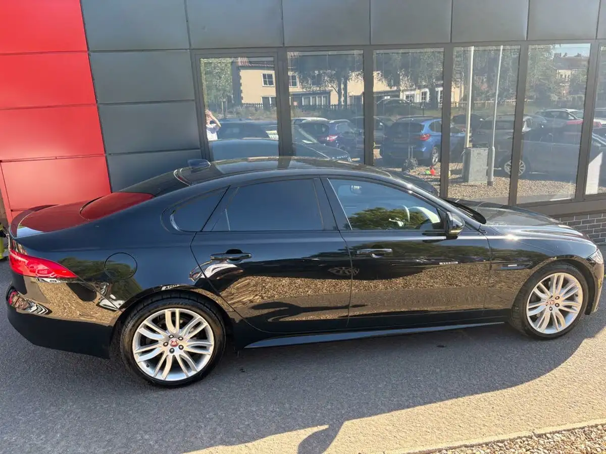 2016-jaguar-xf-20td-r-sport-180ps-auto-big-7