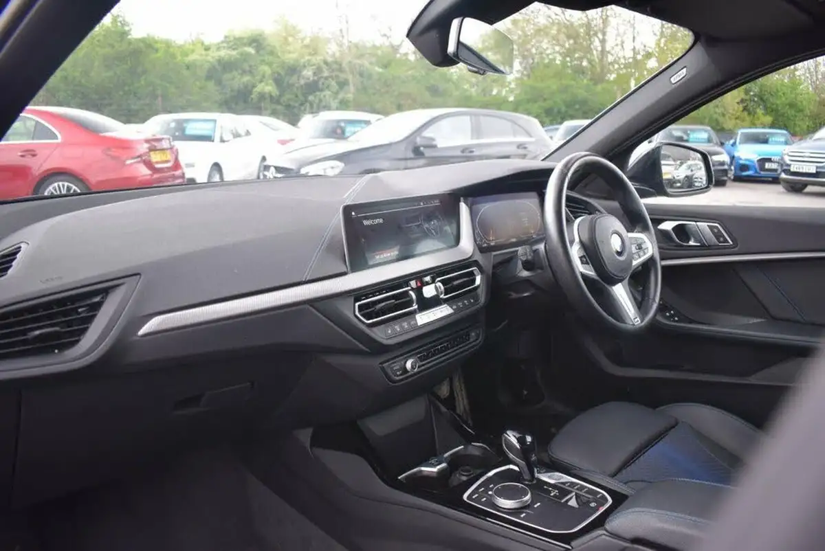2022-bmw-1-series-15-118i-m-sport-lcp-dct-big-7