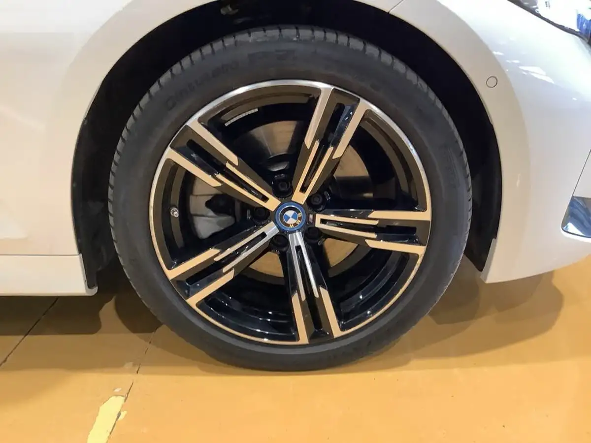 2022-bmw-3-series-20-330e-m-sport-touring-5d-big-22