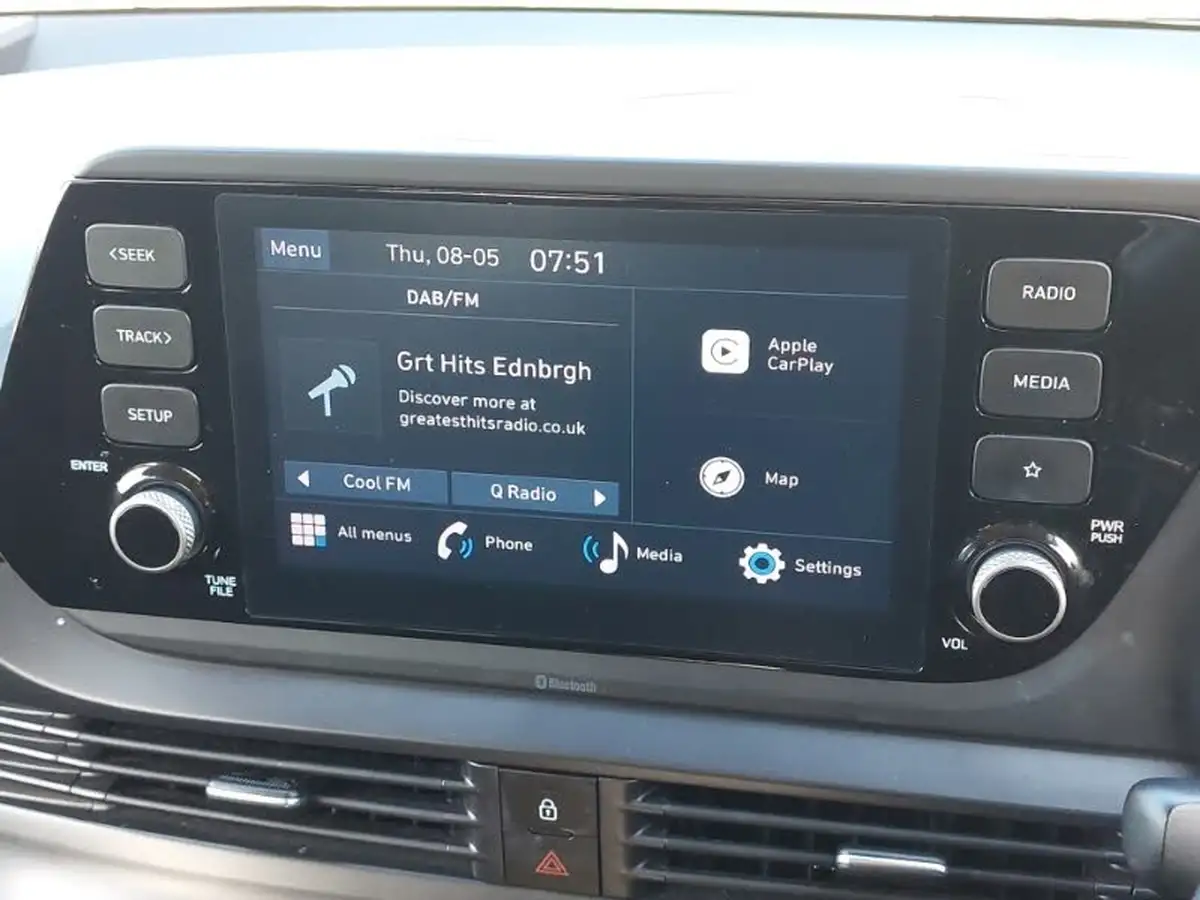 2022-hyundai-i20-10-t-gdi-se-connect-dct-big-18