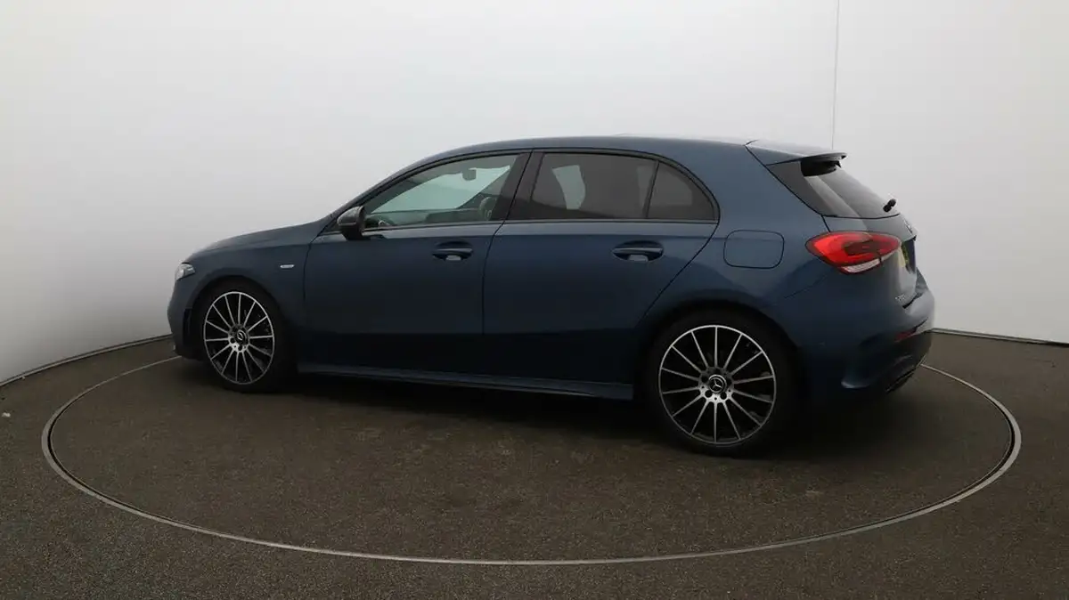 2020-mercedes-benz-a-class-20d-a200d-exclusive-edition-big-49