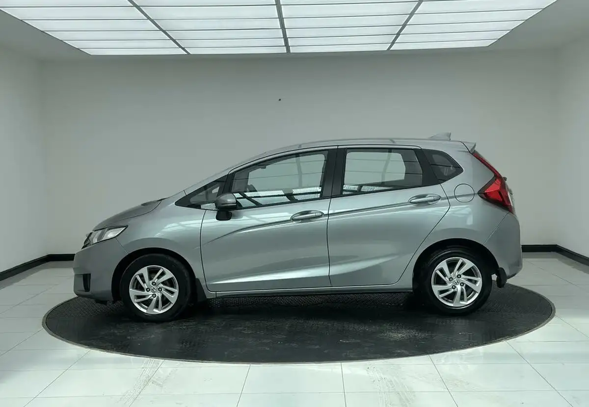 2015-honda-jazz-13-i-vtec-se-cvt-big-7