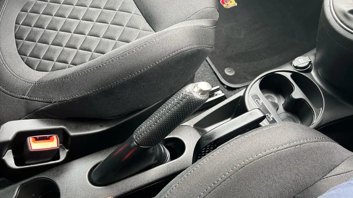 2021-abarth-595-14-tjet-big-20