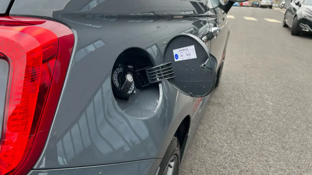 2021-abarth-595-14-tjet-big-48
