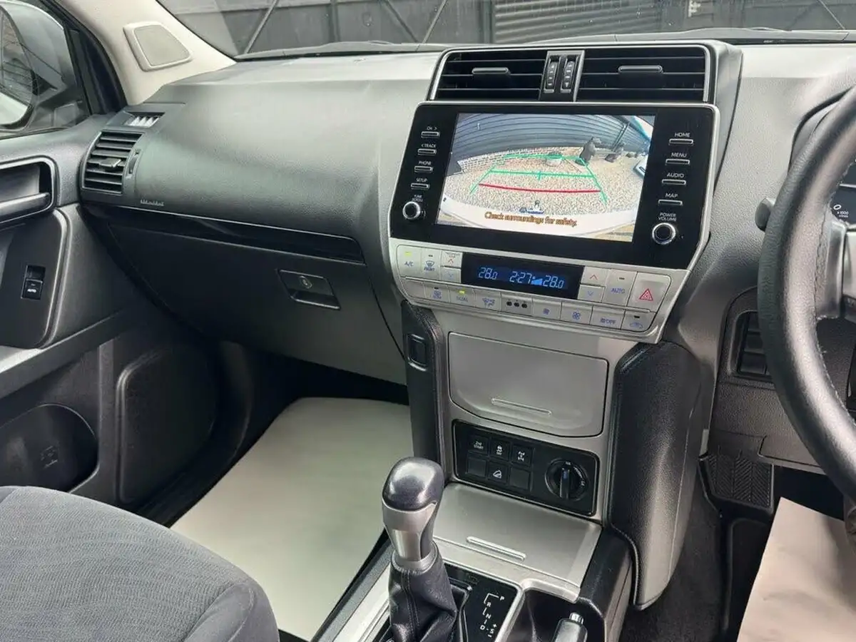 2021-toyota-land-cruiser-28d-4d-active-7st-navi-big-13