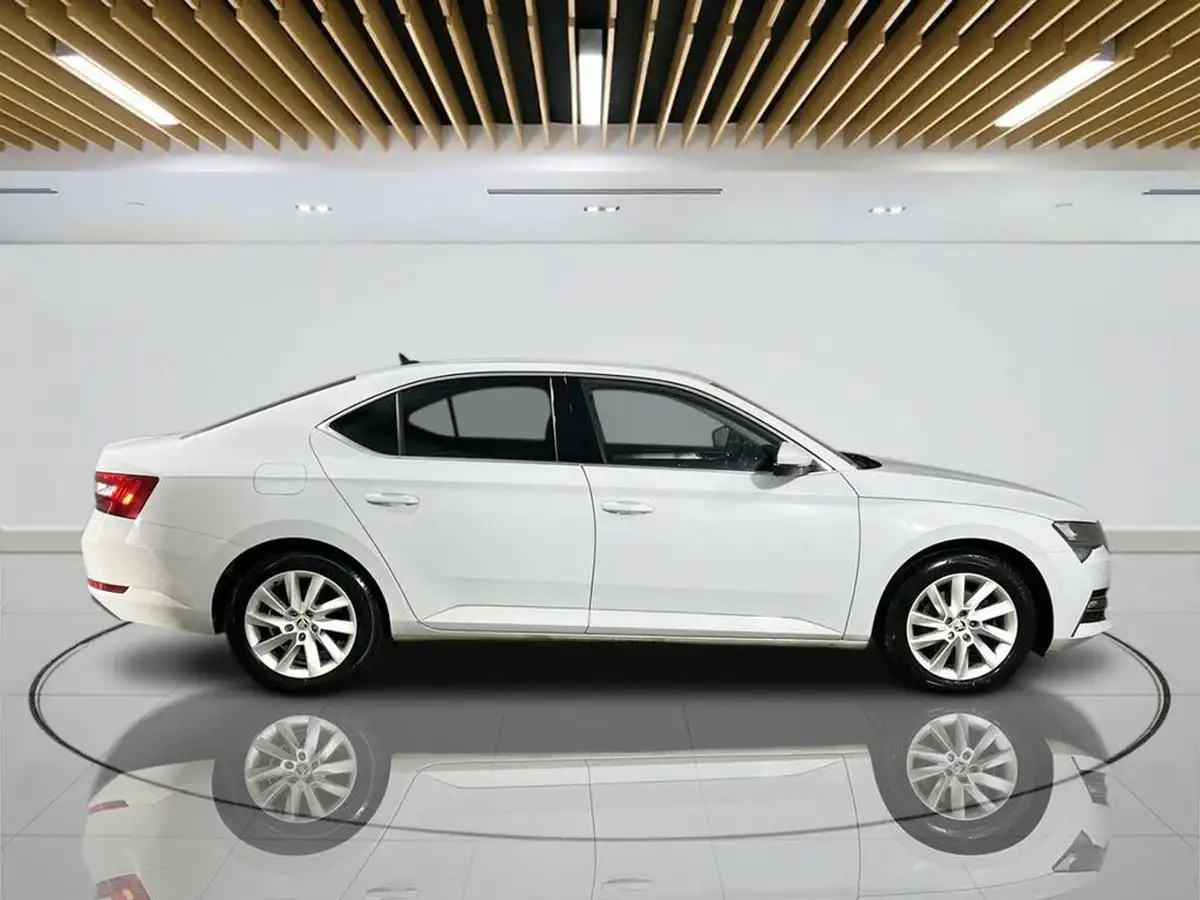 2022-skoda-superb-14-tsi-se-technology-218ps-hatchback-big-8