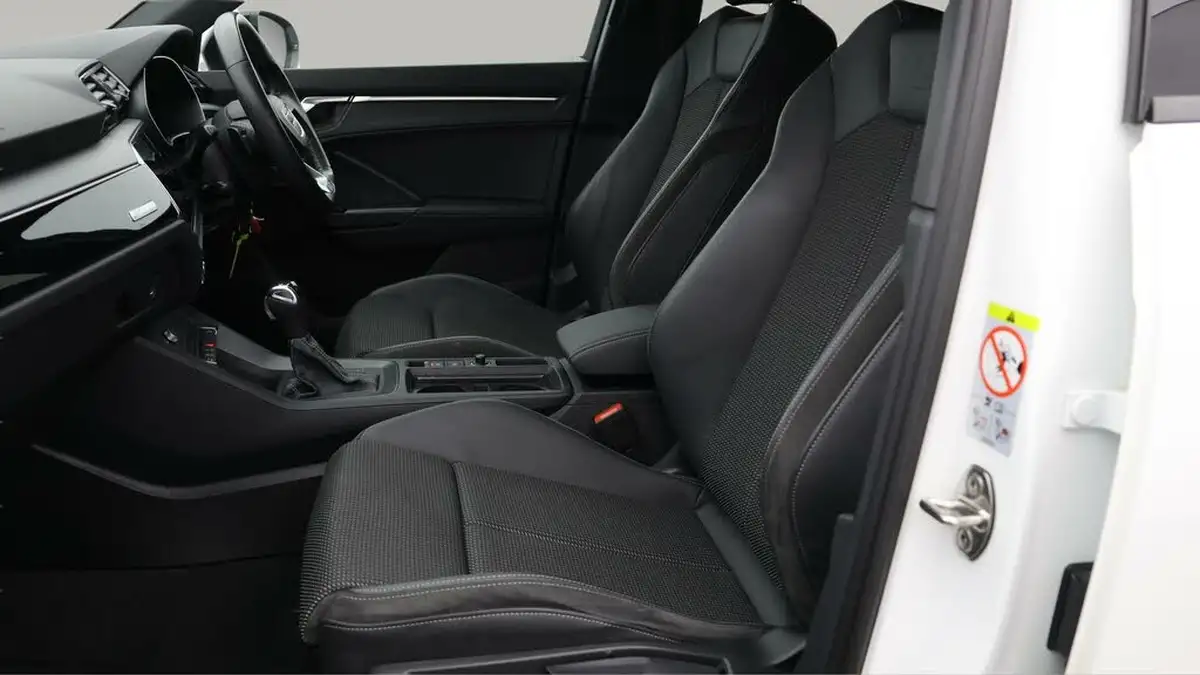 2022-audi-q3-15-35-tfsi-black-edition-codcomfort-sound-pack-station-wagon-big-13