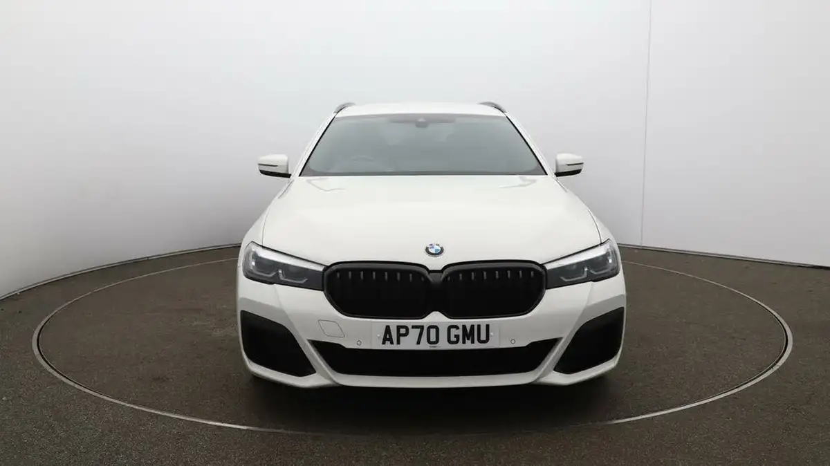 2020-bmw-5-series-big-32
