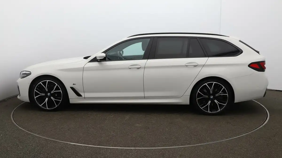 2020-bmw-5-series-big-56