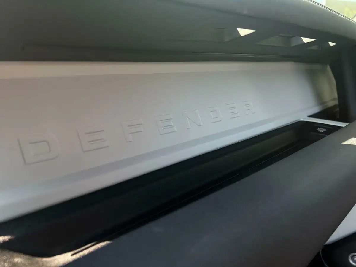 2021-land-rover-90-defender-30-d250-xs-edition-big-78