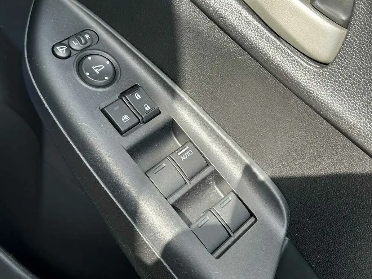 2019-honda-jazz-13-i-vtec-se-cvt-big-26