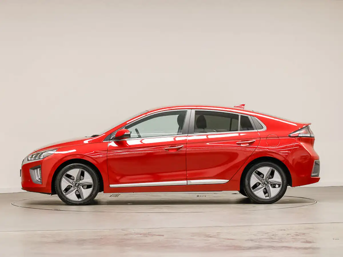 2022-hyundai-ioniq-16-gdi-premium-se-hybrid-big-3