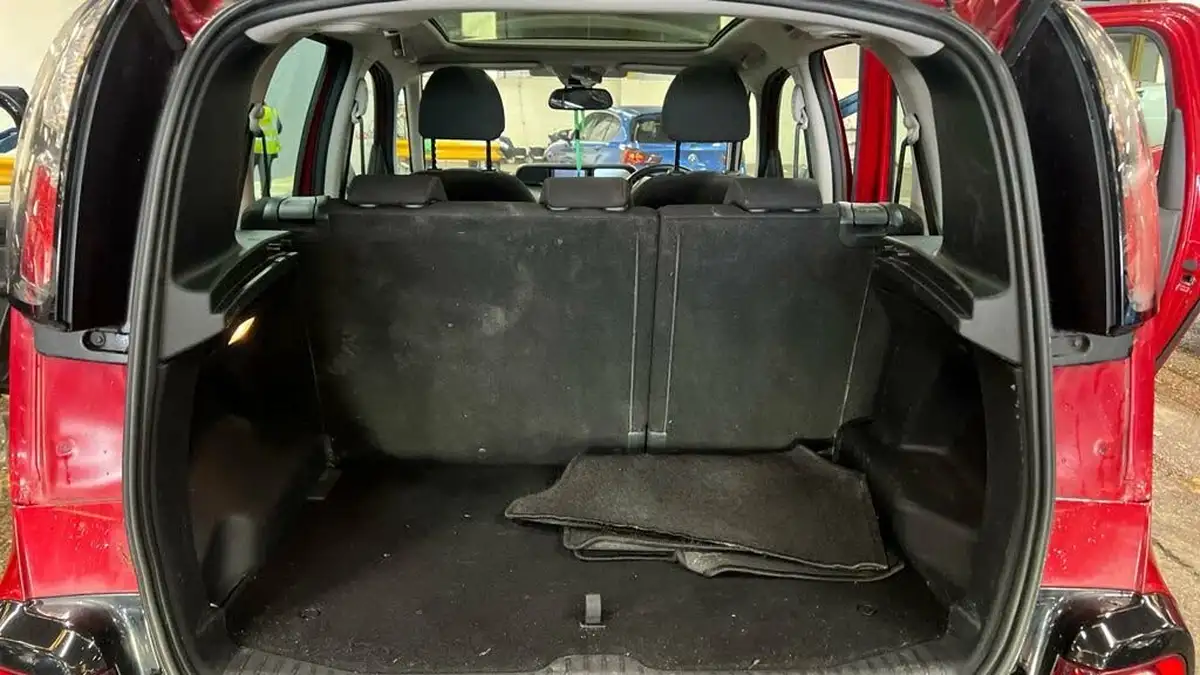 2017-citroen-c3-picasso-12-puretech-platinum-big-7