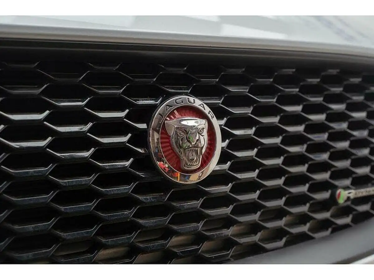 2019-jaguar-e-pace-20-i4d-r-dynamic-se-240ps-awd-auto-big-20