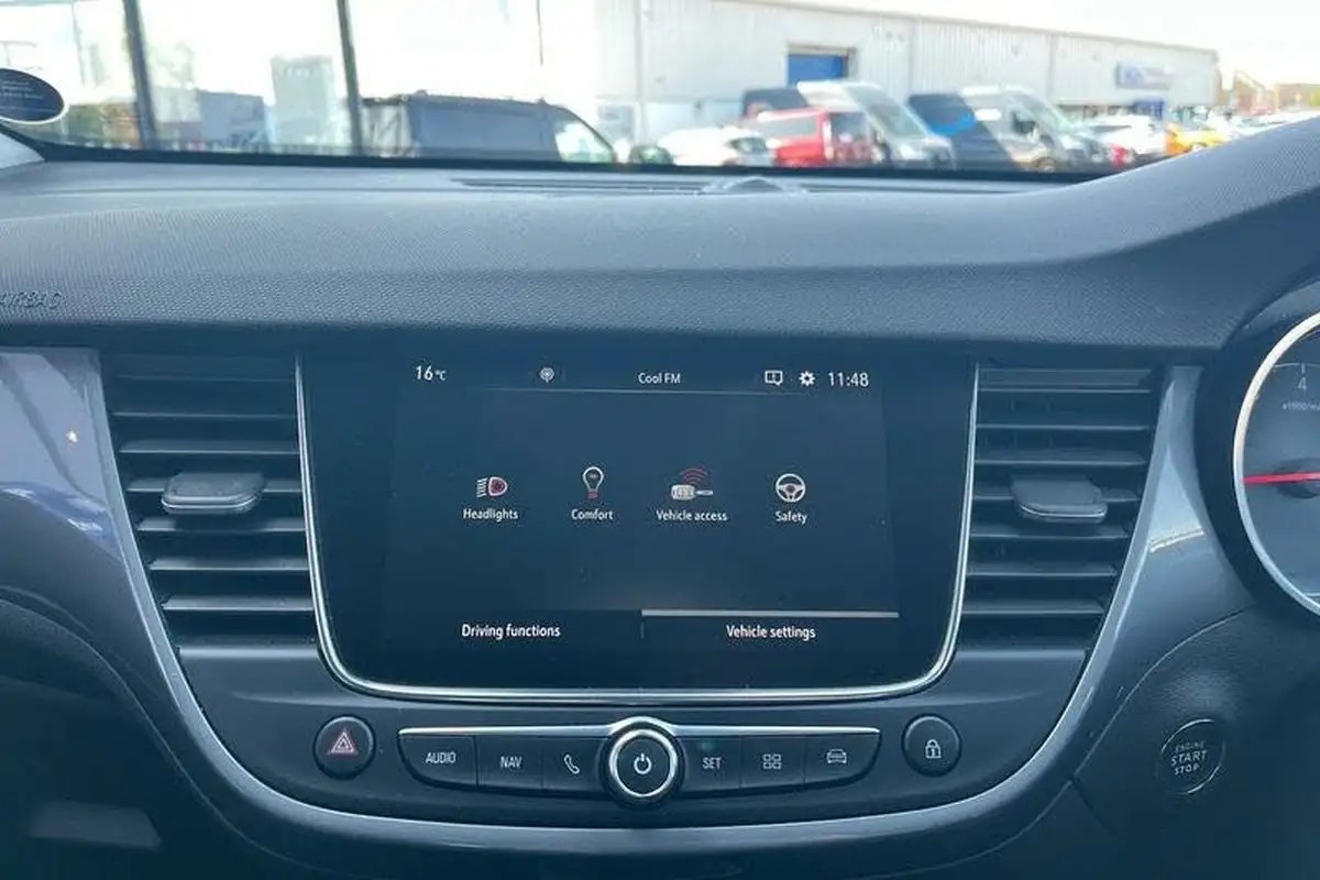 2022-vauxhall-crossland-12-ultimate-130ps-big-27
