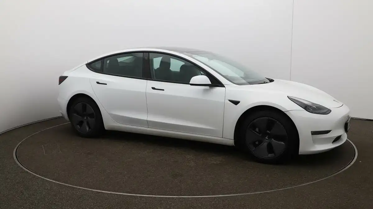 2021-tesla-model-3-e-long-range-awd-big-37