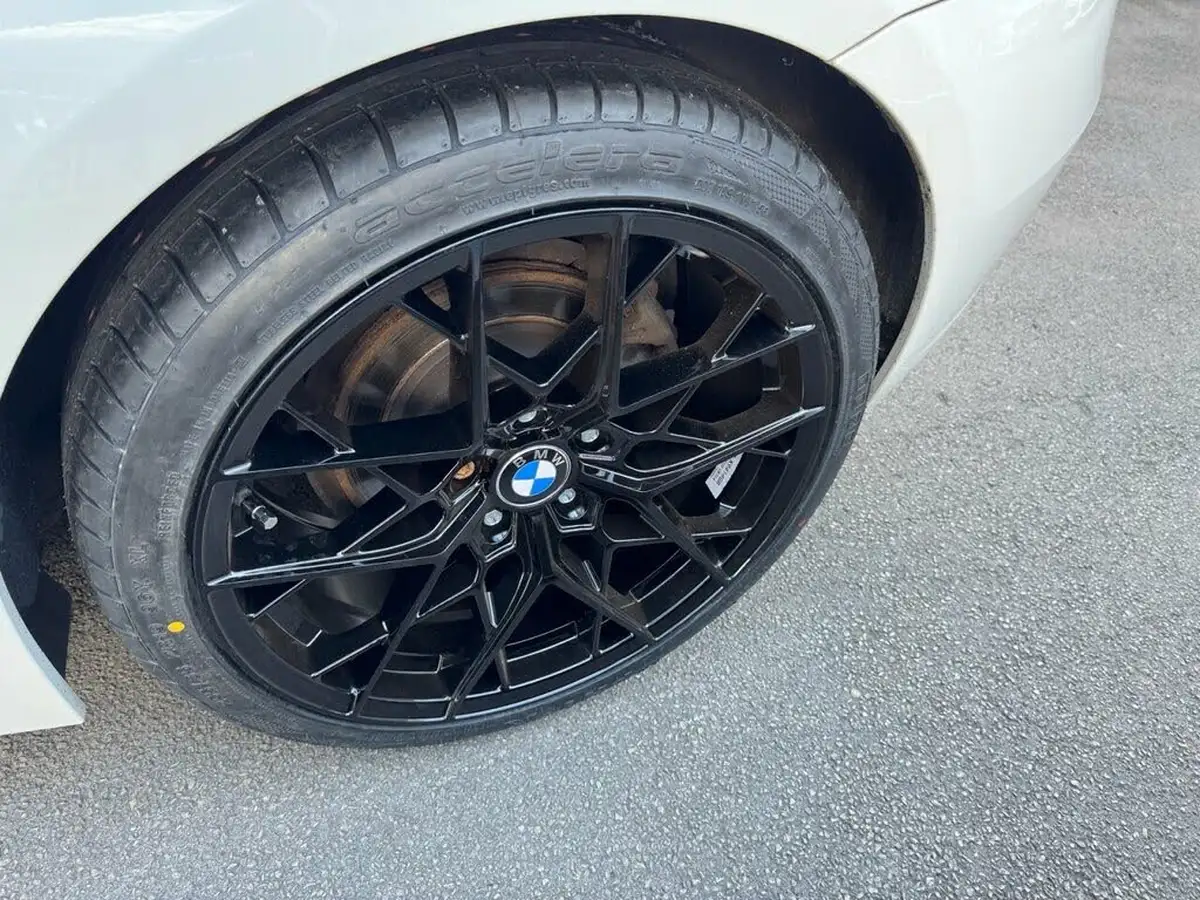 2011-bmw-z4-big-28