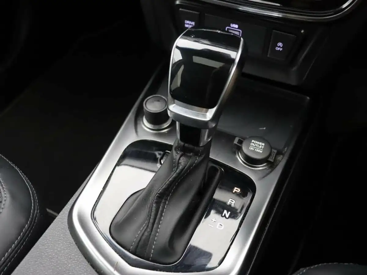 2022-kgm-ssangyong-tivoli-15-ultimate-auto-big-34