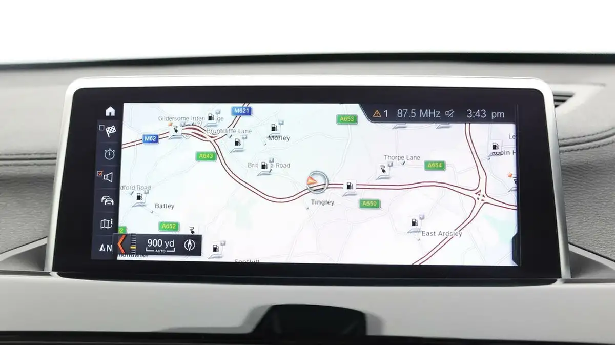 2021-bmw-x1-15-xdrive-25e-phev-xline-big-10