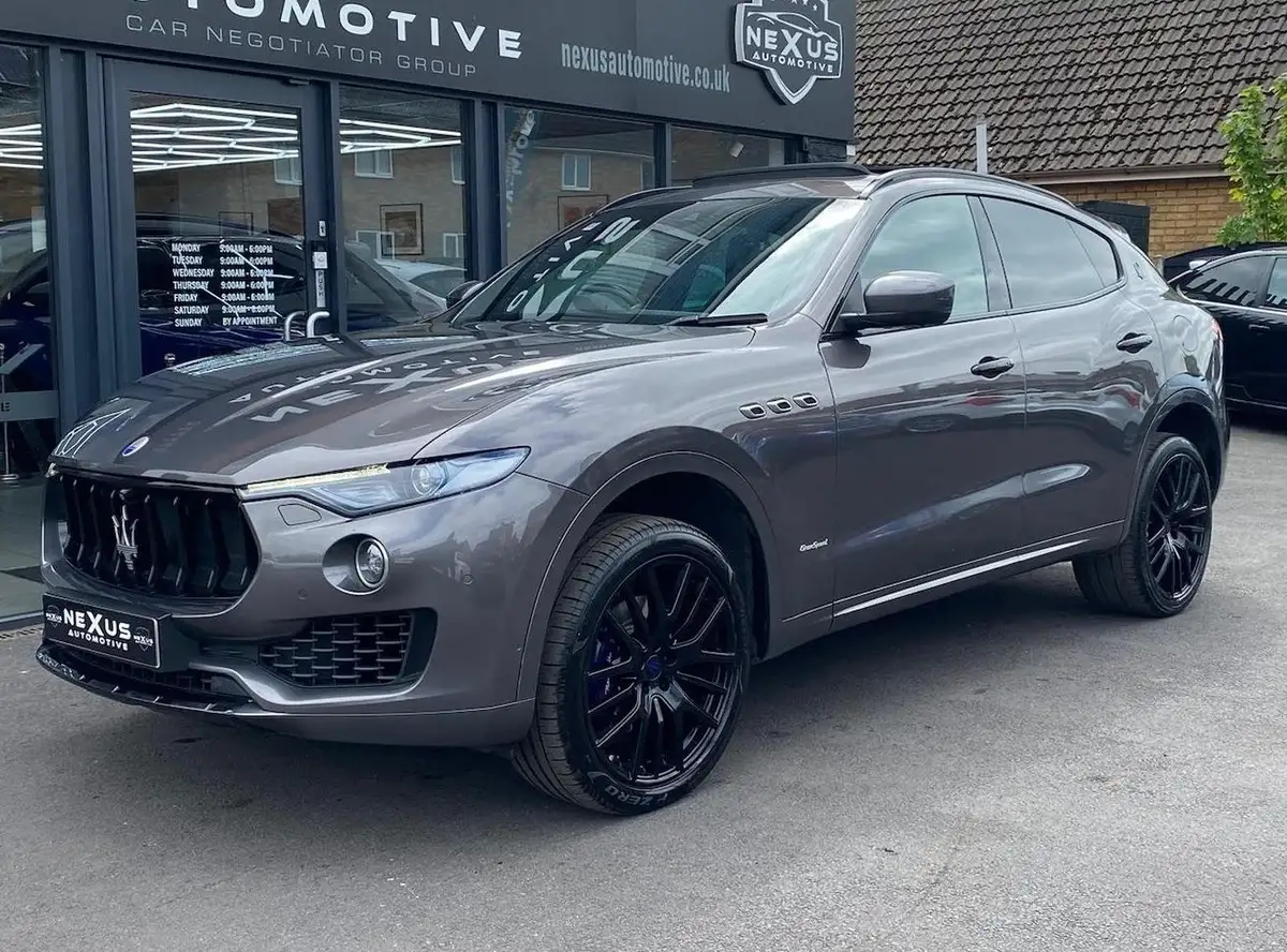 2018-maserati-levante-30td-gransport-nerissimo-edition-big-19