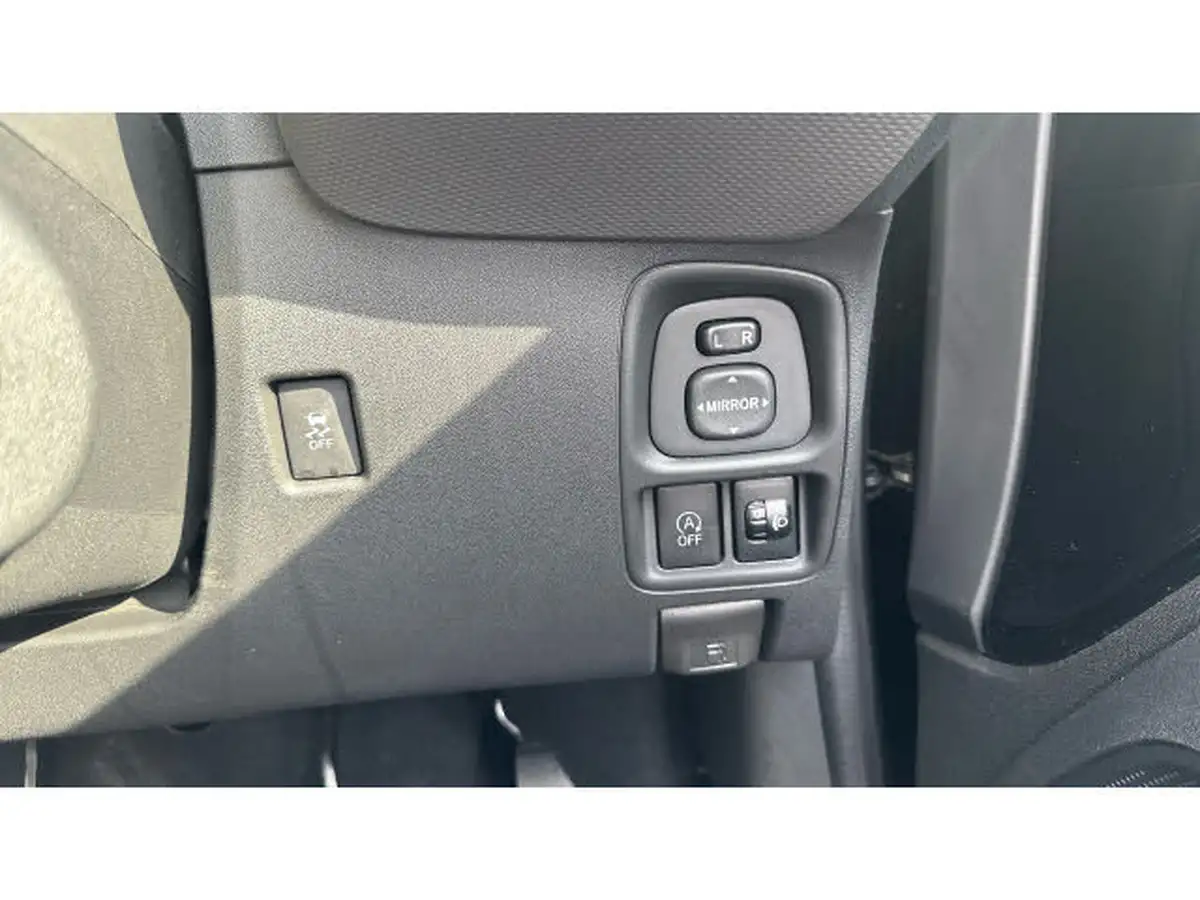 2021-peugeot-108-10-allure-hatchback-5d-big-21
