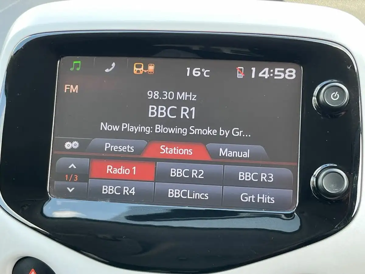 2016-toyota-aygo-10-vvt-i-x-pure-5d-big-15