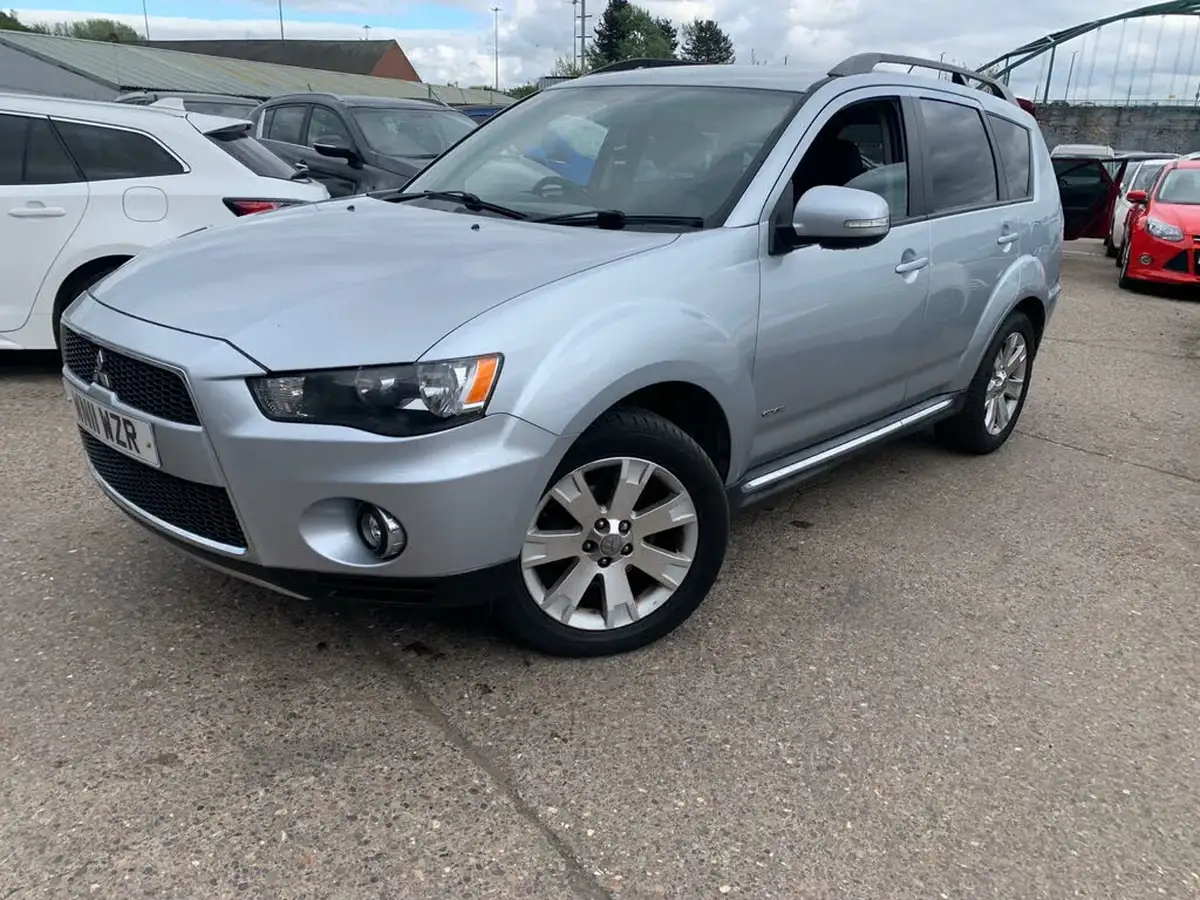 2011-mitsubishi-outlander-22td-gx3-2wd-2268cc-big-1