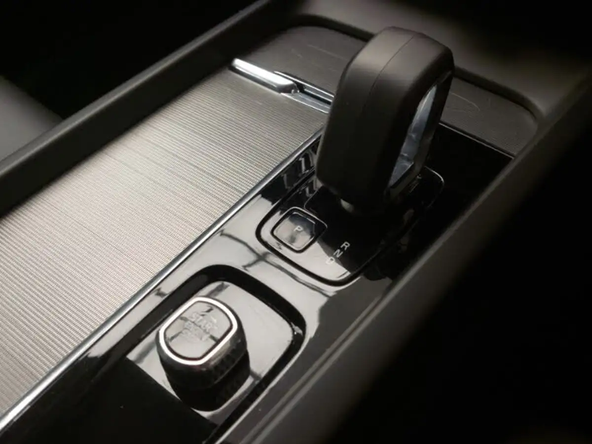 2023-volvo-xc60-20-b5-plus-big-13