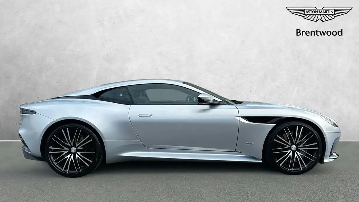 2020-aston-martin-dbs-52-v12-superleggera-big-11
