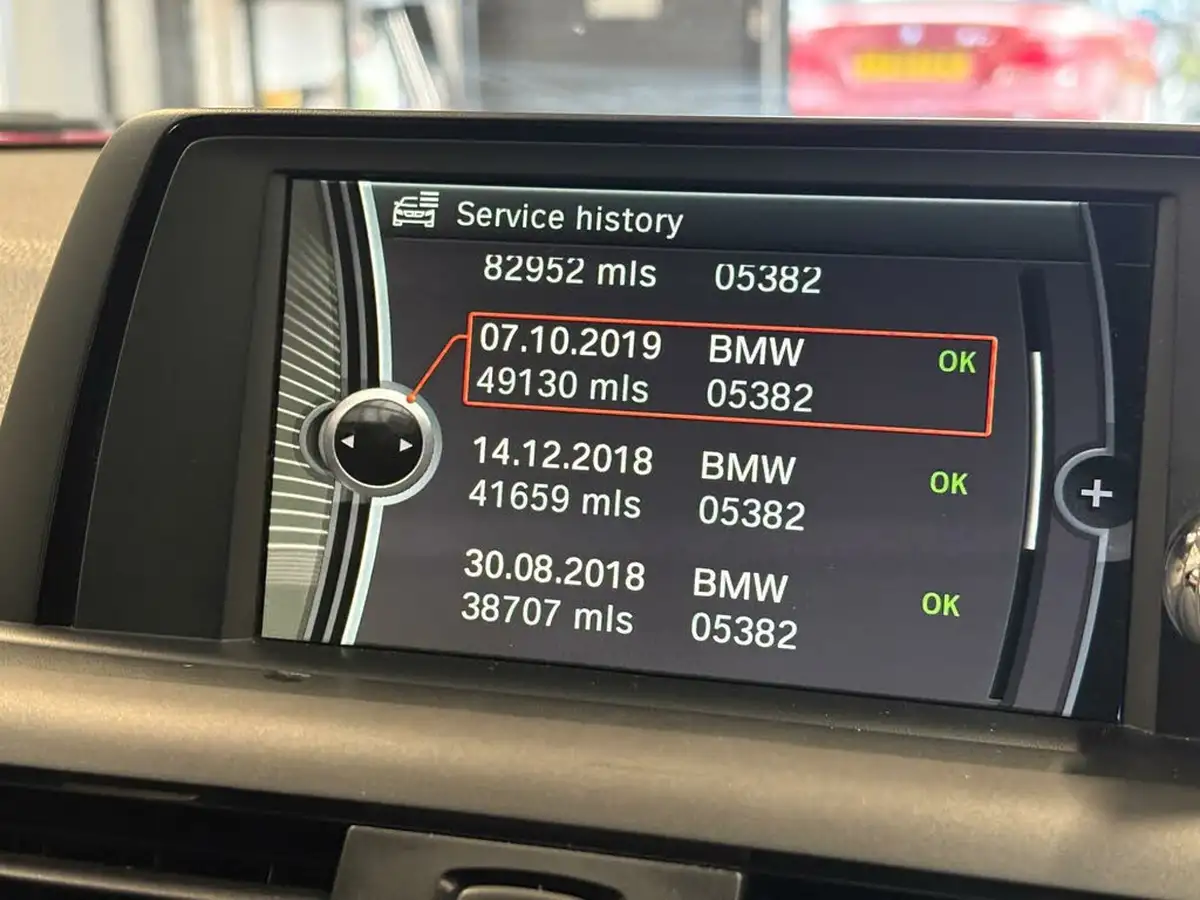 2012-bmw-1-series-20td-118d-sport-hatchback-5d-big-37