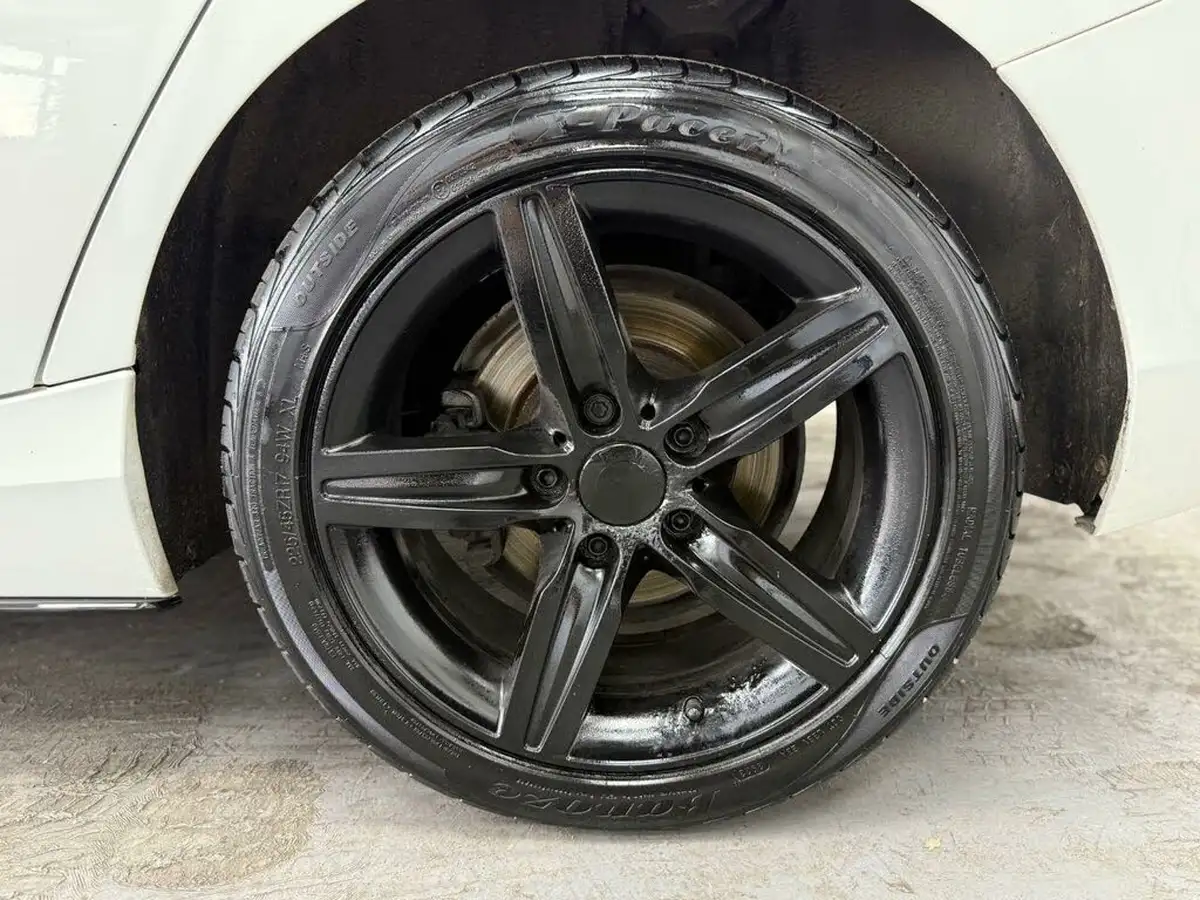 2016-bmw-1-series-15-118i-sport-5d-big-12