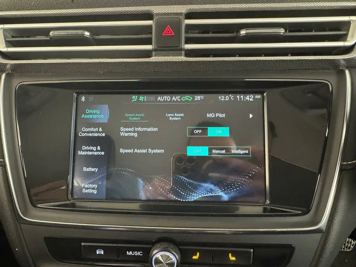 2021-mg-mg5-e-exclusive-ev-long-range-big-39