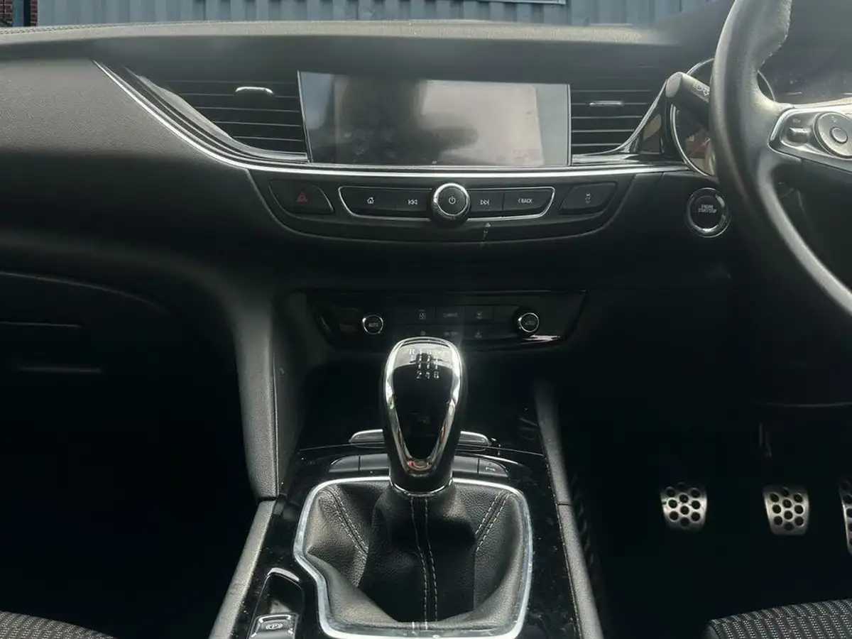 2018-vauxhall-insignia-grand-sport-16td-sri-nav-136ps-ecotec-big-13