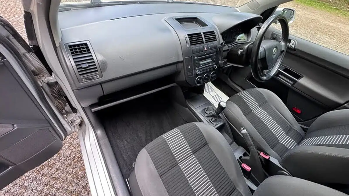 2008-volkswagen-polo-14-match-80ps-5d-big-25