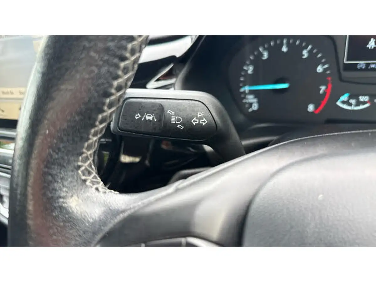 2018-ford-fiesta-11-ti-vct-zetec-5d-big-24