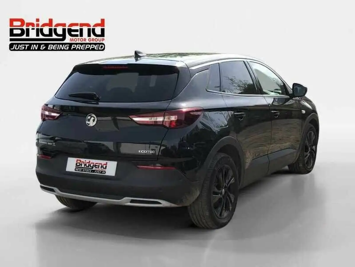 2021-vauxhall-grandland-x-12-sri-nav-big-2