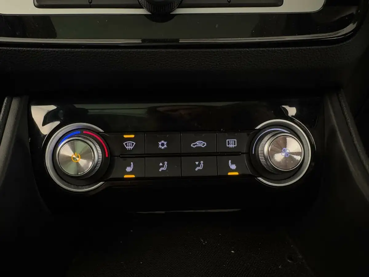2021-mg-zs-suv-e-exclusive-ev-big-22