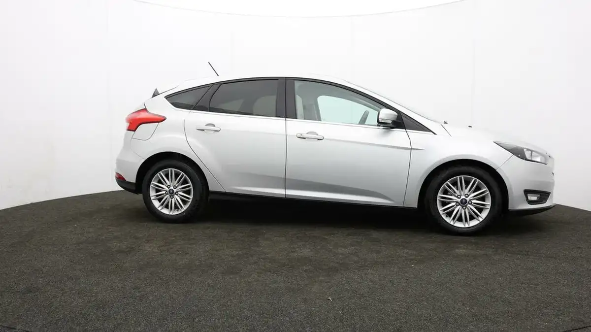 2018-ford-focus-10t-zetec-edition-125ps-hatchback-auto-big-27