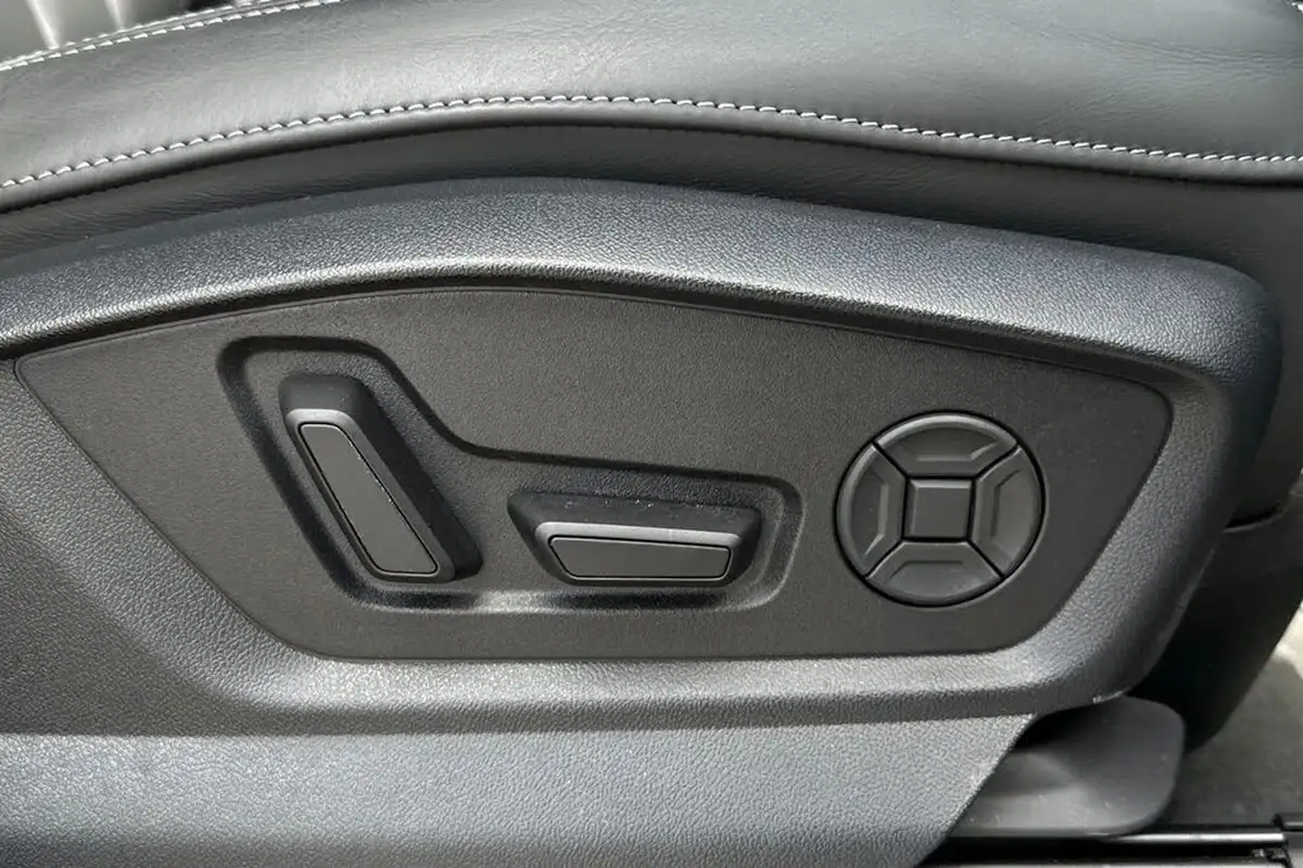 2025-audi-q7-30-50-tdi-black-edition-big-31