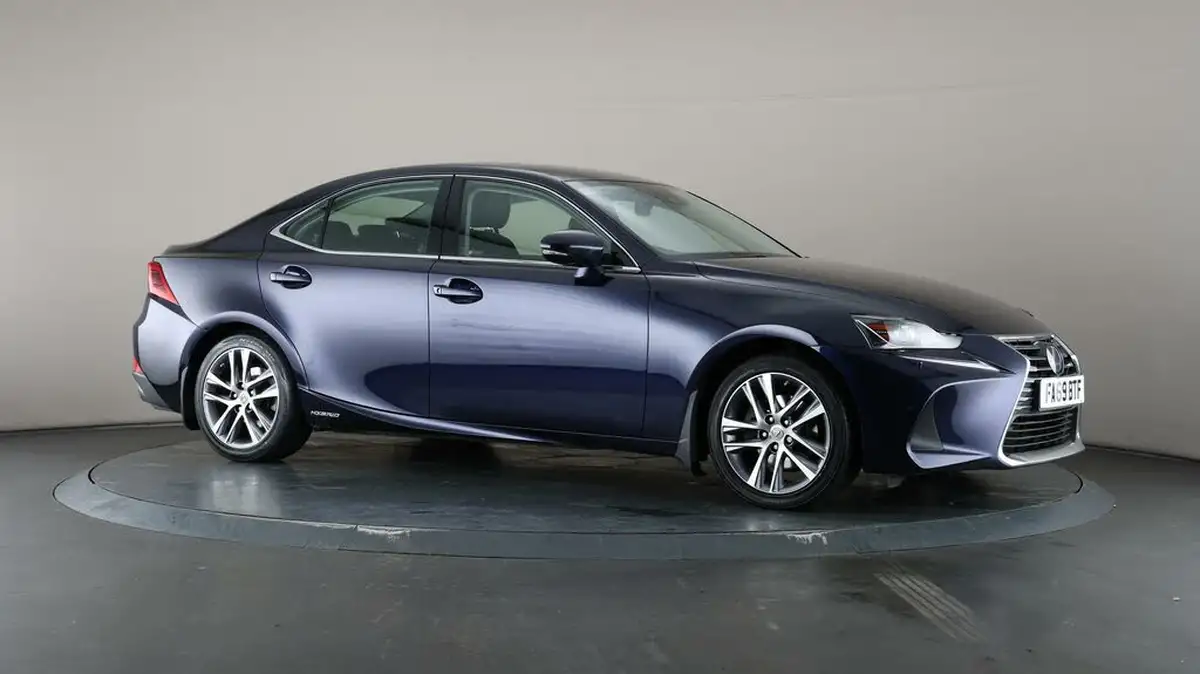 2019-lexus-is-300h-25-is-big-46