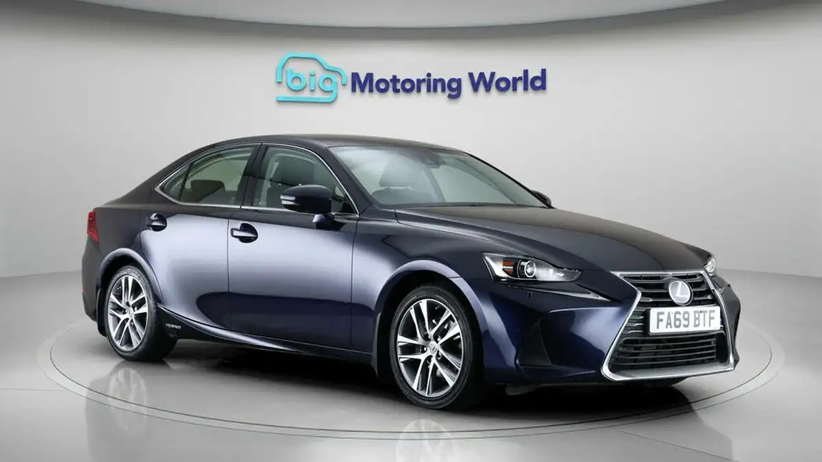 2019-lexus-is-300h-25-is-big-1