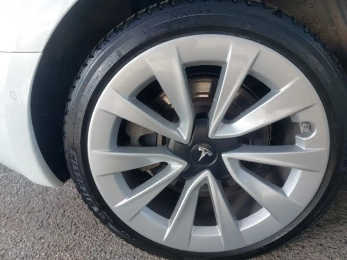 2021-tesla-model-3-e-long-range-4x4-big-16
