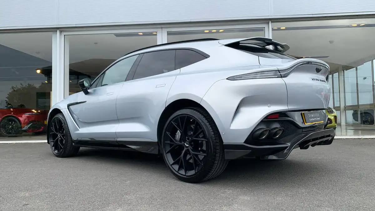 2024-aston-martin-dbx-40-v8-big-21