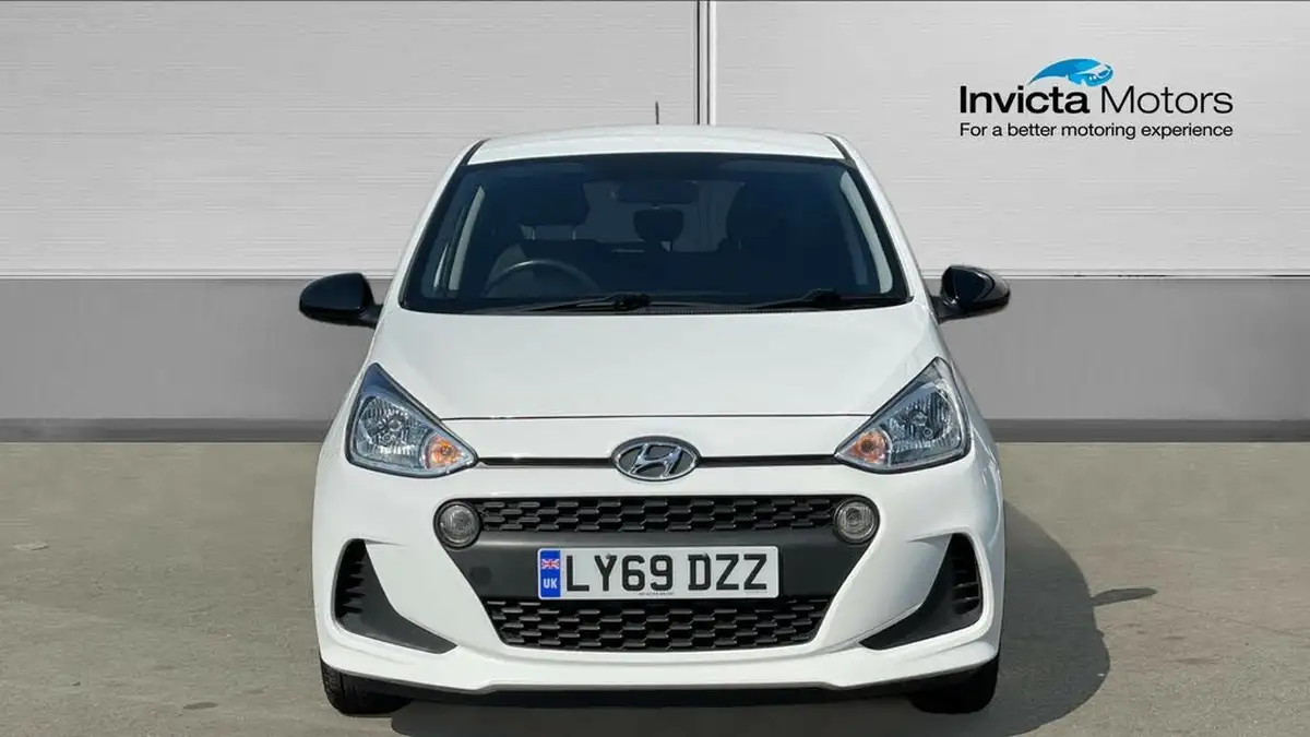 2019-hyundai-i10-10-play-big-7