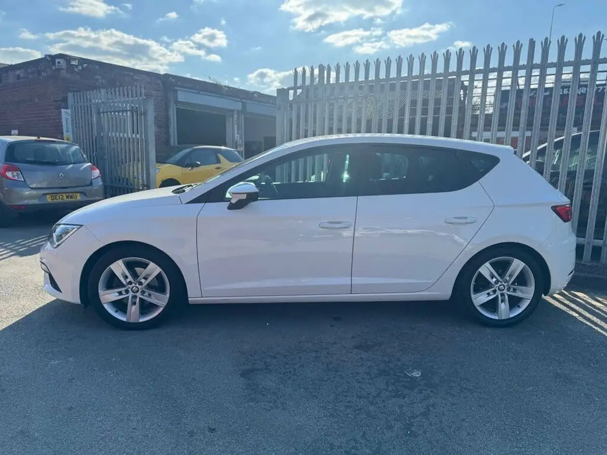 2017-seat-leon-14-ecotsi-fr-technology-hatchback-5d-big-3