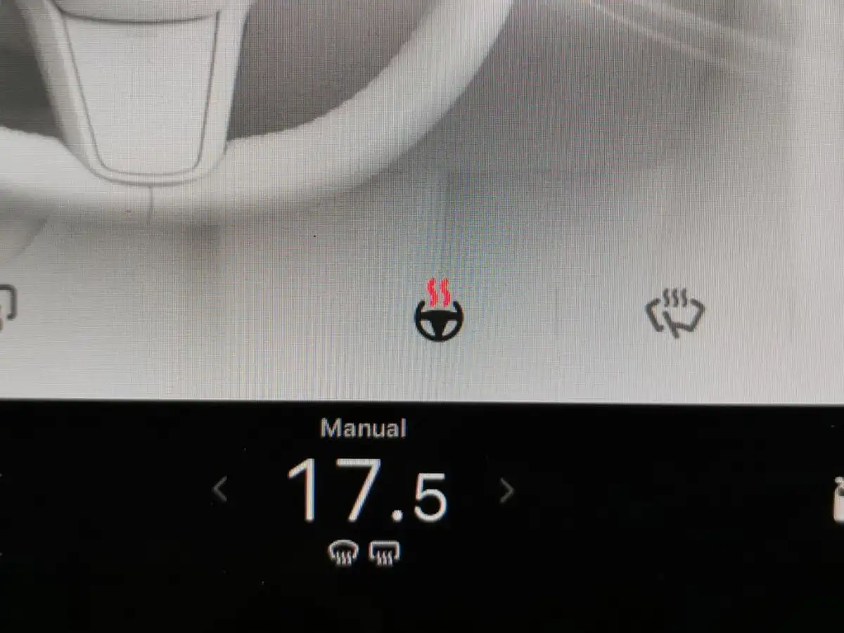 2022-tesla-model-3-e-long-range-big-19