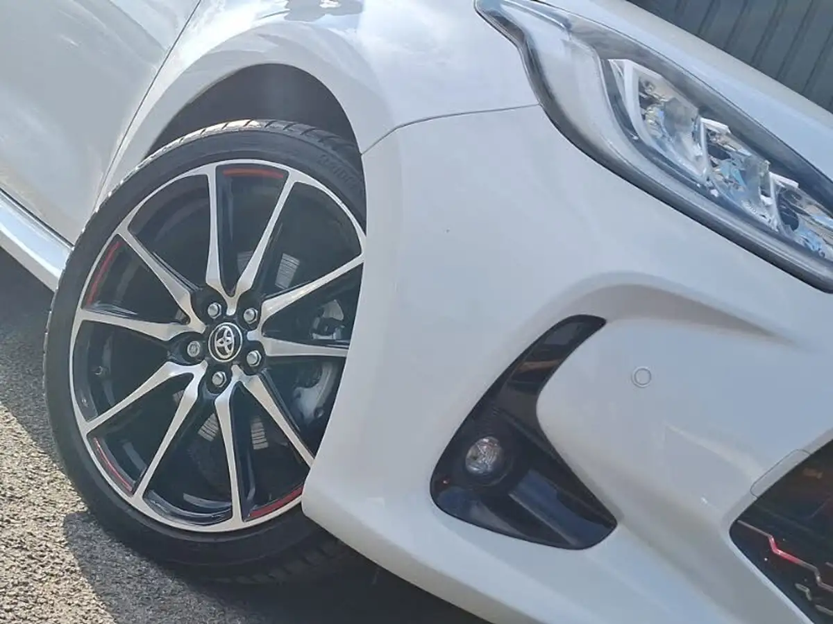 2023-toyota-yaris-15-vvt-i-gr-sport-114bhp-big-8