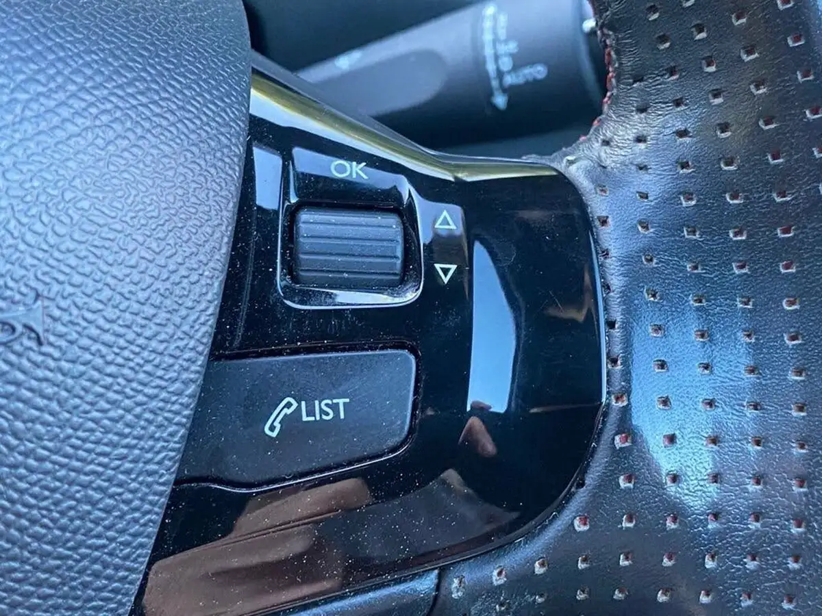 2017-peugeot-308-12-puretech-gt-line-big-34